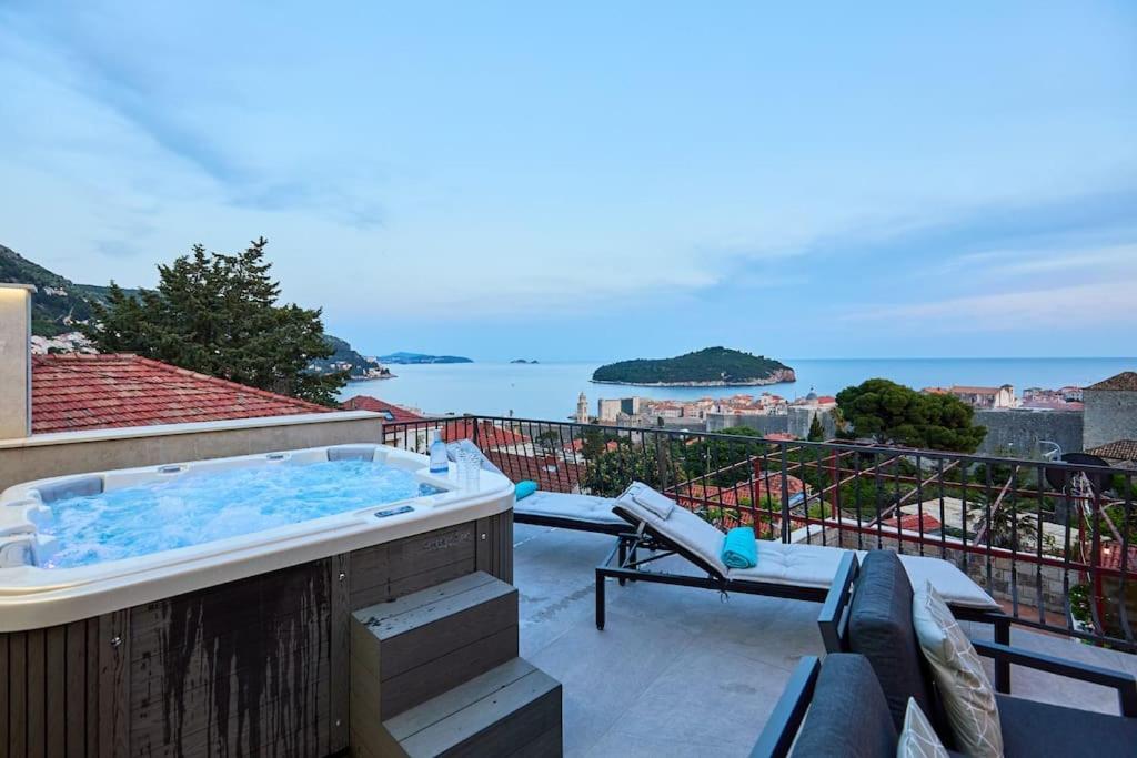 New & Stunning Views In Luxury 5* Divona Apartment دوبروفينك المظهر الخارجي الصورة