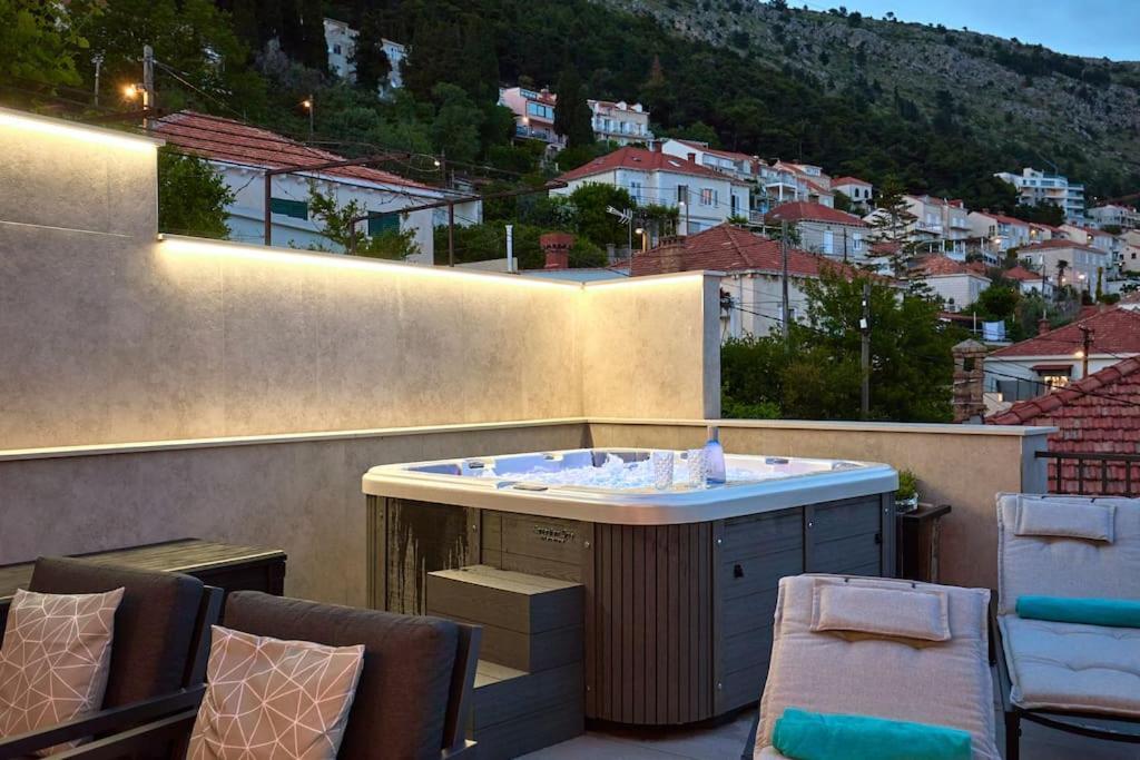 New & Stunning Views In Luxury 5* Divona Apartment دوبروفينك المظهر الخارجي الصورة
