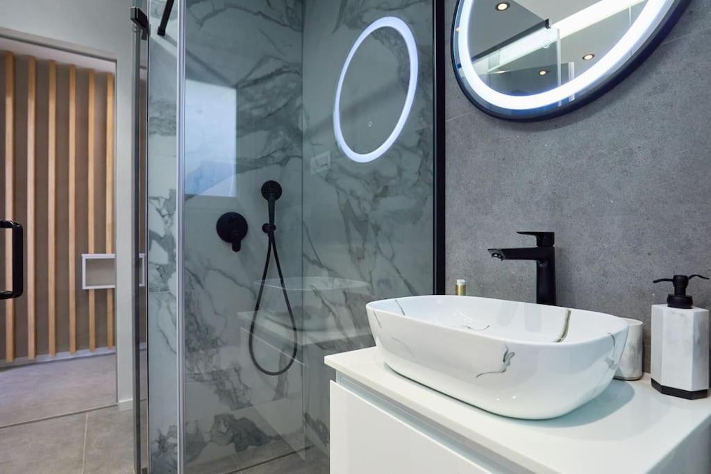 New & Stunning Views In Luxury 5* Divona Apartment دوبروفينك المظهر الخارجي الصورة